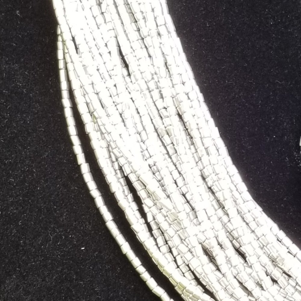 Beautiful Cascade of Gray & Black Gun Metal Sea Beads - Picture 3 of 7